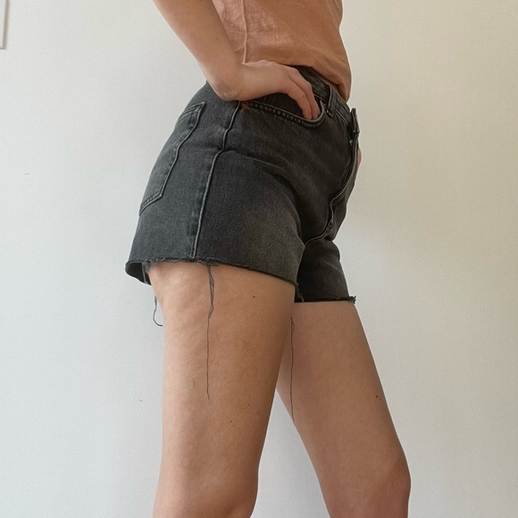 NWT  TOPSHOP MOM BLACK SHORTS - 6 - Picture 1 of 11